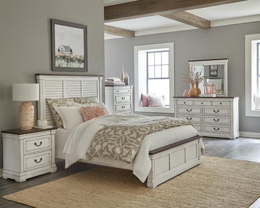 Hillcrest 5-piece Eastern King Panel Bedroom Set White and Dark Rum image